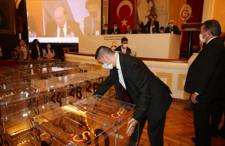 Galatasaray seçiminden çok özel kareler...
