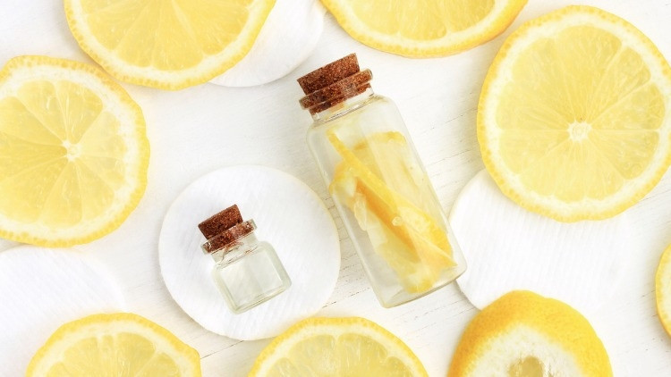 Limon Yağı Ne İşe Yarar, Tüyleri Azaltır Mı, Nasıl Kullanılır Limon Yağının Cilde, Saça, Vücuda Faydaları