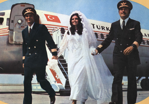 MELODRAMLARDA DA OYNADI