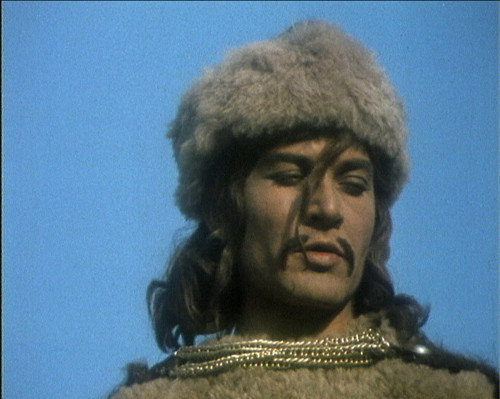 YÖNETMENLİĞE BAŞLADI