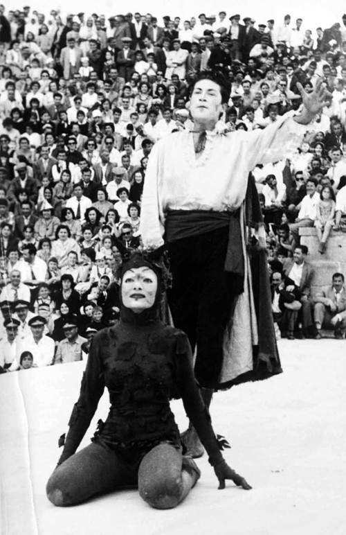 ŞAŞIRTAN BENZERLİK