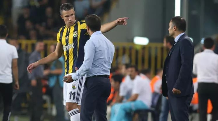 VAN PERSIE GERİLİMİ VAN PERSIE GERİLİMİ