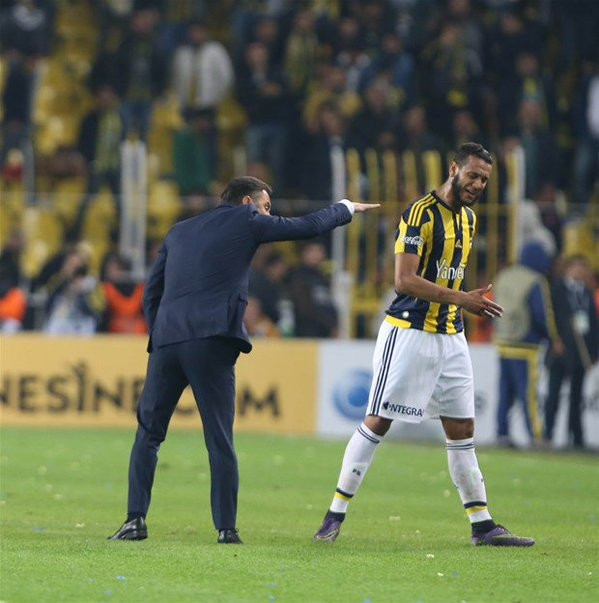 Vitor Pereiranın Fenerbahçedeki unutulmaz anları Kavga sonrası Caner Erkinle ikinci buluşma... Vitor Pereiranın Fenerbahçedeki unutulmaz anları Kavga sonrası Caner Erkinle ikinci buluşma...