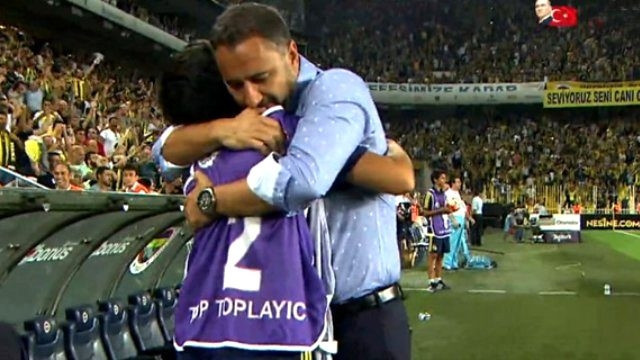 Vitor Pereiranın Fenerbahçedeki unutulmaz anları Kavga sonrası Caner Erkinle ikinci buluşma... Vitor Pereiranın Fenerbahçedeki unutulmaz anları Kavga sonrası Caner Erkinle ikinci buluşma...