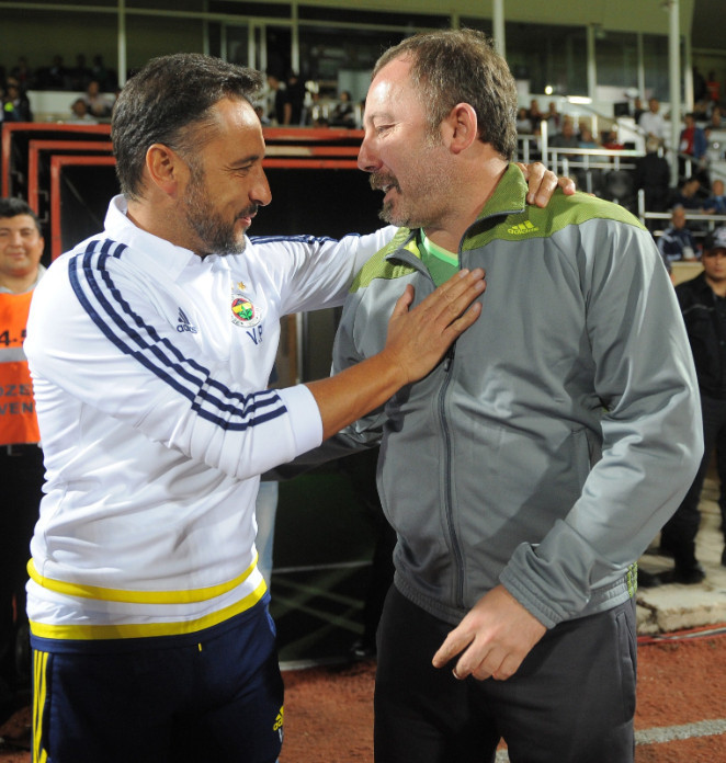 Vitor Pereiranın Fenerbahçedeki unutulmaz anları Kavga sonrası Caner Erkinle ikinci buluşma... Vitor Pereiranın Fenerbahçedeki unutulmaz anları Kavga sonrası Caner Erkinle ikinci buluşma...