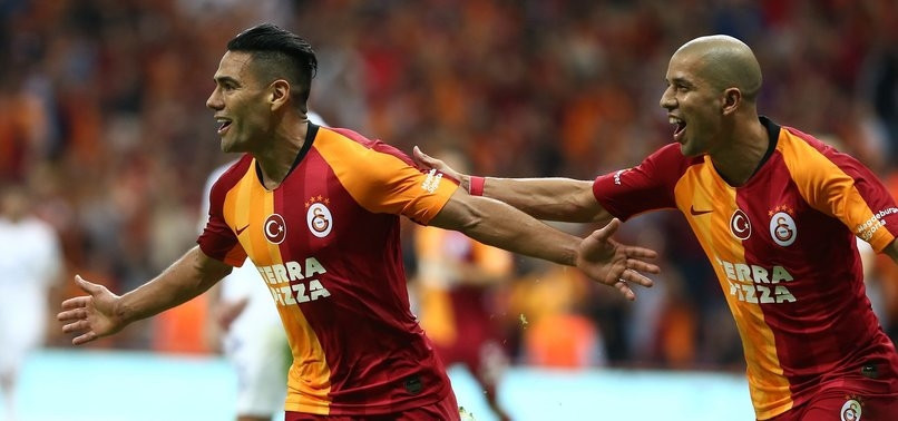 FORMA LANSMANINDA FALCAO VE FEGHOULI DETAYI FORMA LANSMANINDA FALCAO VE FEGHOULI DETAYI