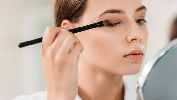 Göz farının dağılmasını önleyin