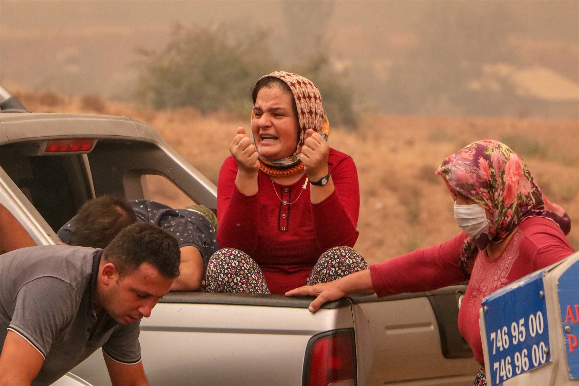 Son dakika haberi... Manavgatta tarihin en büyük yangını Yangının dehşeti bu karelerde...