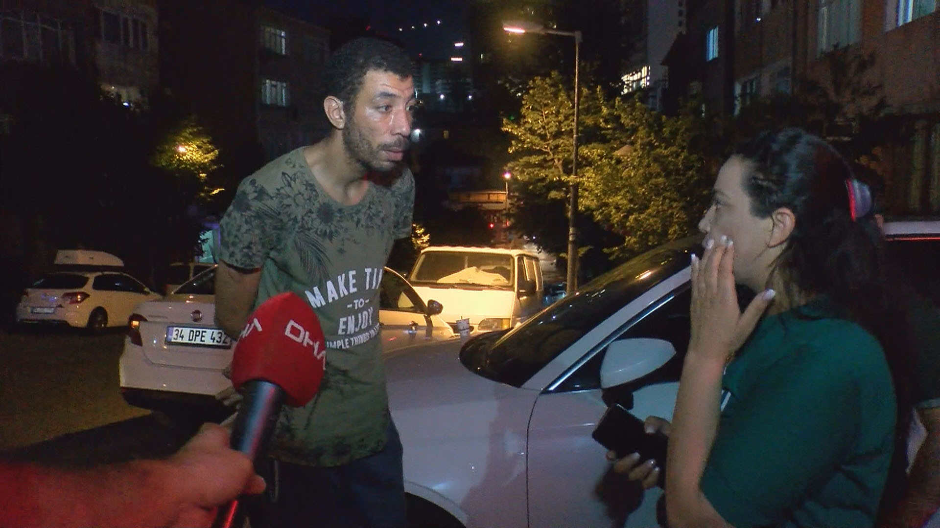 Yok böyle canilik Mahalleli fark edince meydan dayağı attı