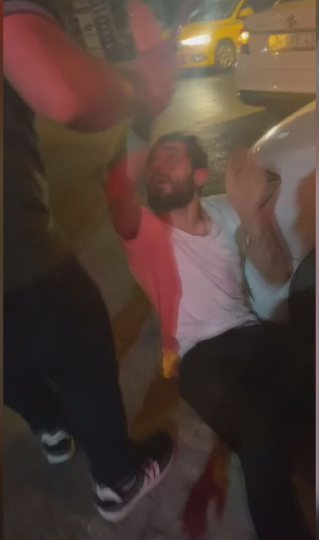 Yok böyle canilik Mahalleli fark edince meydan dayağı attı