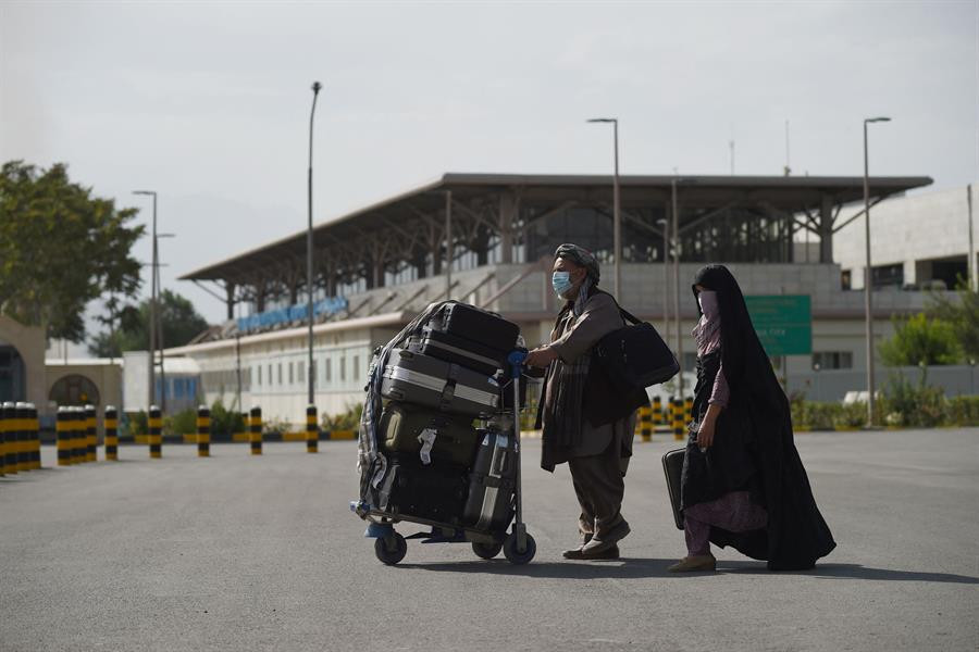 Talibanın Afganistandaki ilerleyişi sürüyor: Bir kenti daha ele geçirdiler