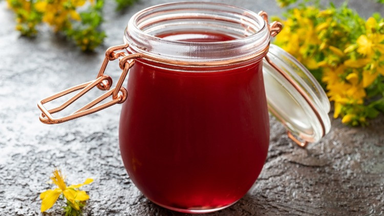 Kırmızı Kantaron Yağı Neye İyi Gelir, Nasıl Kullanılır İşte, Kırmızı Kantaron Yağı Faydaları