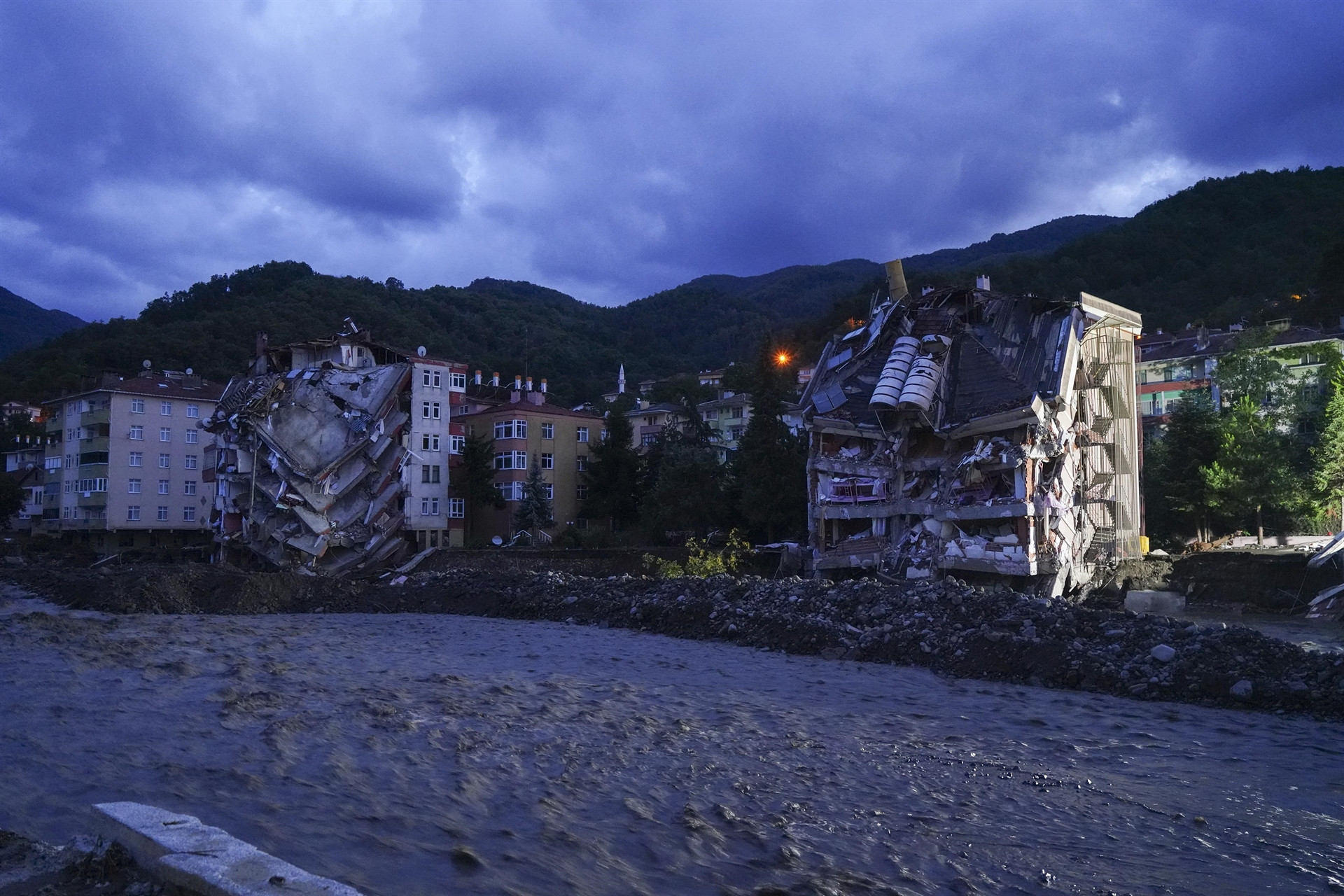 Kastamonu, Sinop ve Bartındaki sel felaketinden yeni kareler