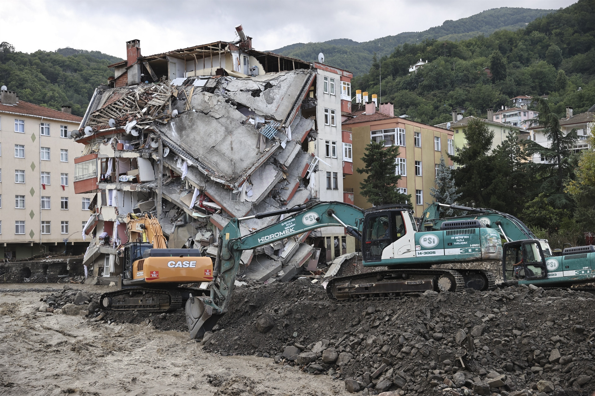 Kastamonu, Sinop ve Bartındaki sel felaketinden yeni kareler