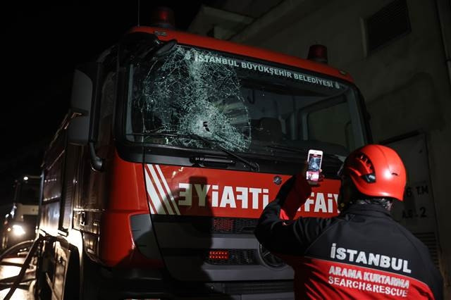 İkitelli Çevre Sanayi Sitesindeki büyük yangının bilançosu gün ağarınca ortaya çıktı