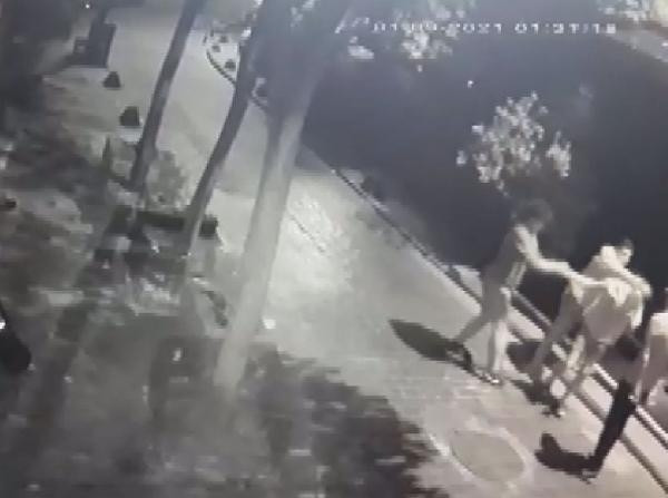 Beyoğlunda turisti böyle gasp ettiler