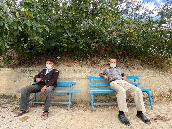 Dünyayı saran koronavirüs, bu köye giremedi