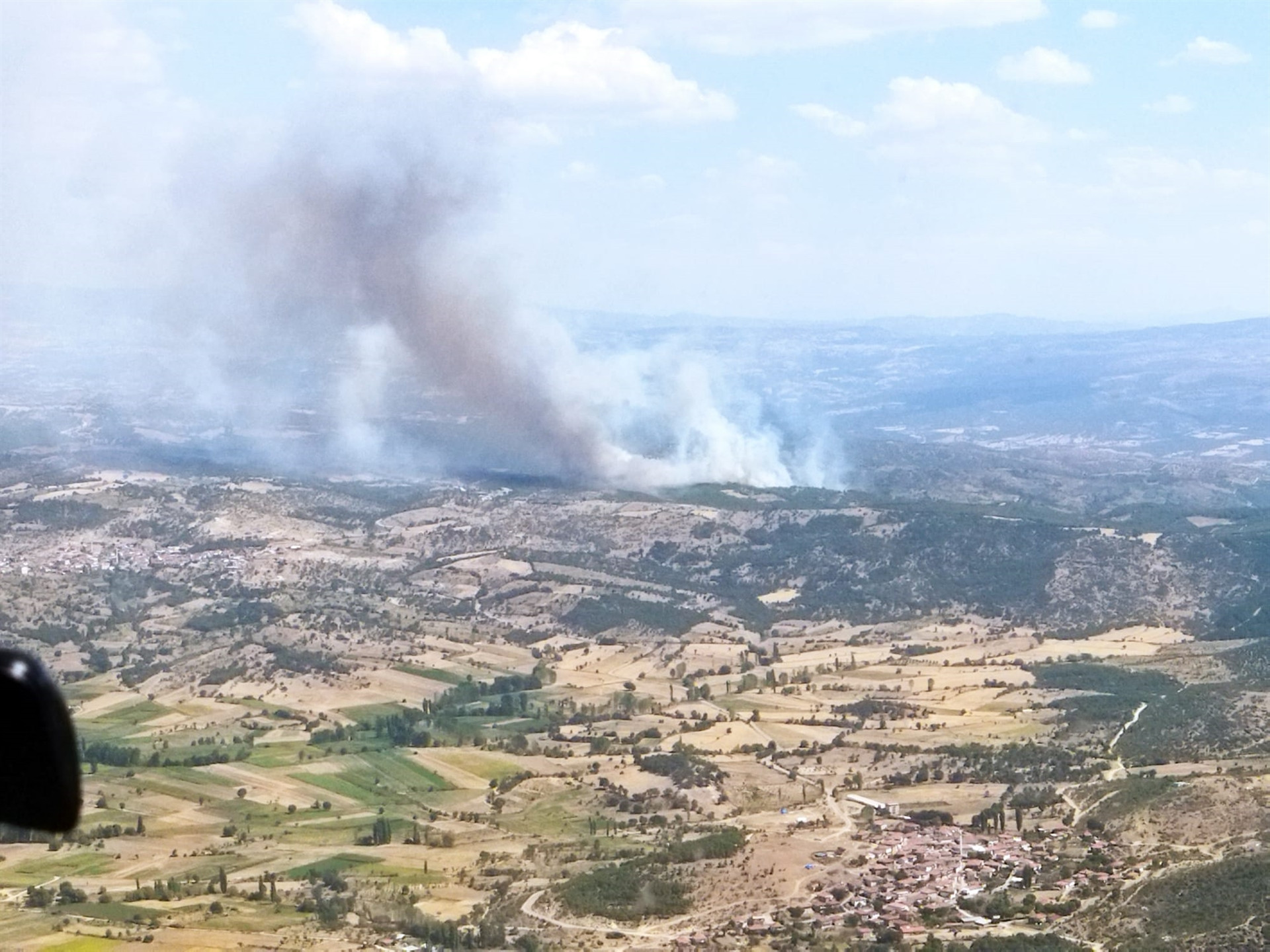 Manisa Demircide korkutan yangın
