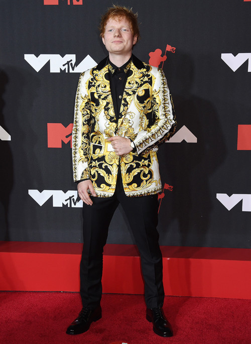 MTV Video Müzik Ödülleri 2021 dağıtıldı: Kalpli mesaj MTV Video Müzik Ödülleri 2021 dağıtıldı: Kalpli mesaj