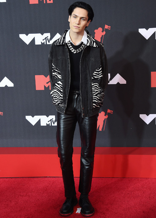 MTV Video Müzik Ödülleri 2021 dağıtıldı: Kalpli mesaj MTV Video Müzik Ödülleri 2021 dağıtıldı: Kalpli mesaj