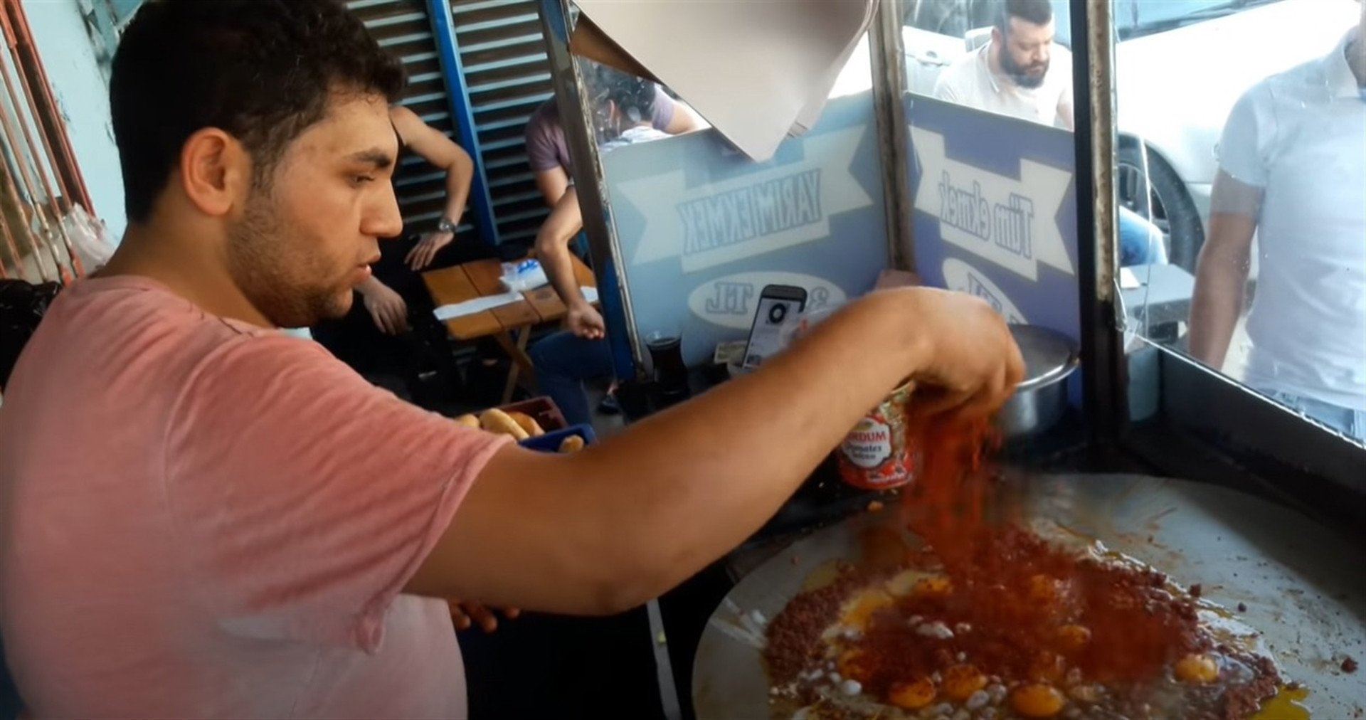 Tostçu Mahmut adıyla bilinen Anıl Kurt hayatını kaybetti 206 kilometreye çıkan hız göstergesini paylaşmış