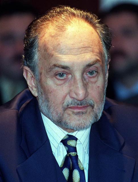 Milli Görüş siyasetinin önde gelen isimlerinden Oğuzhan Asiltürk hayatını kaybetti