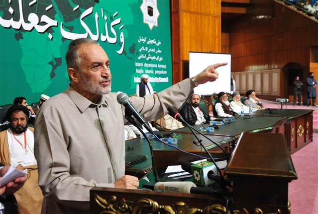 Milli Görüş siyasetinin önde gelen isimlerinden Oğuzhan Asiltürk hayatını kaybetti