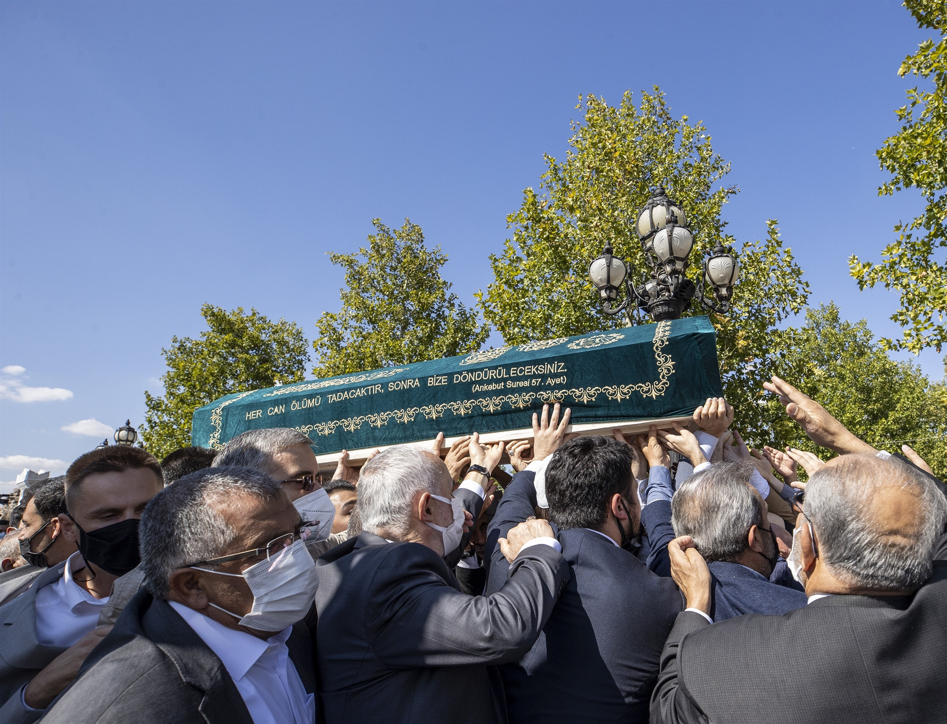 Oğuzhan Asiltürk son yolculuğuna uğurlandı