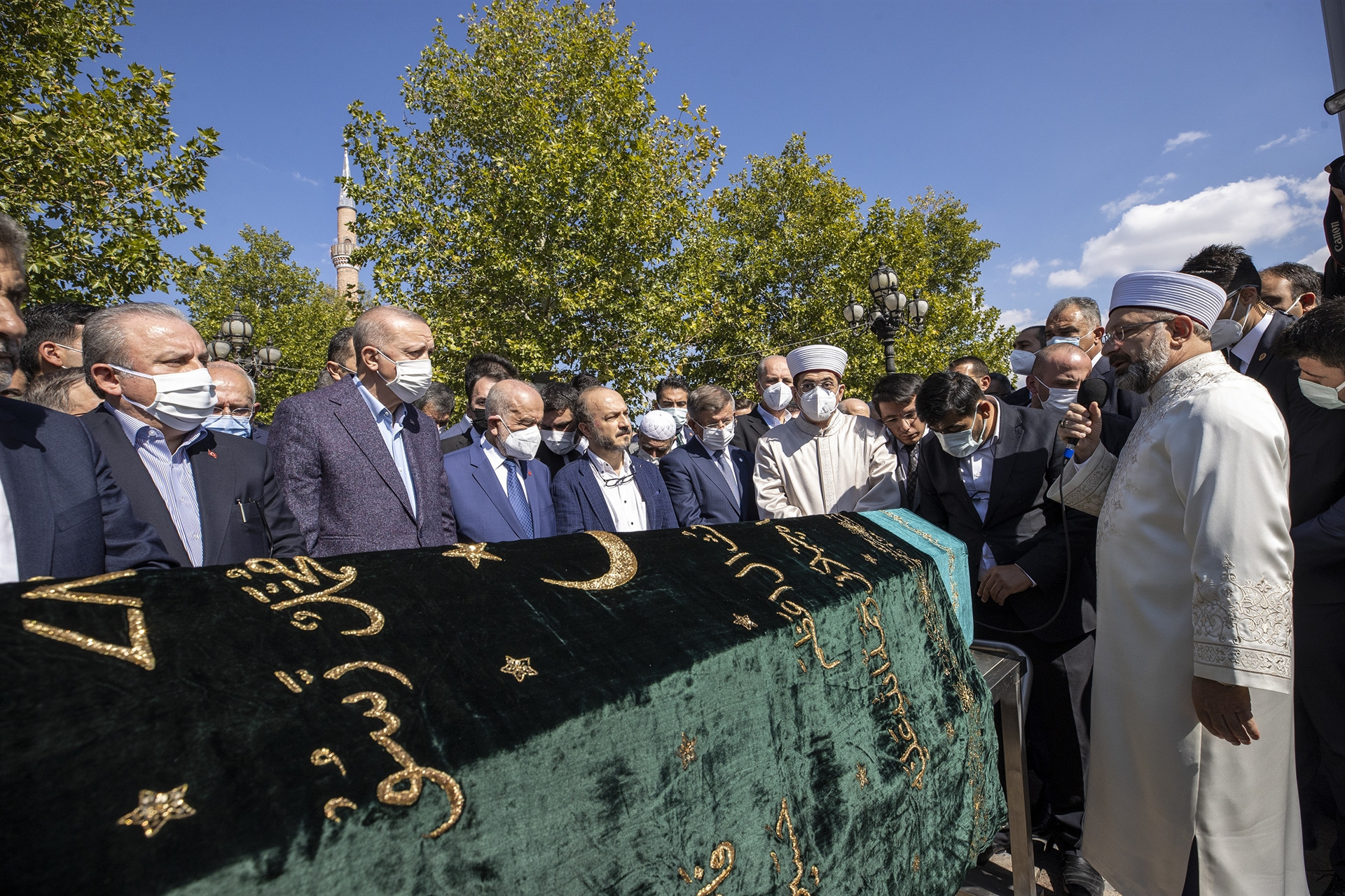 Oğuzhan Asiltürk son yolculuğuna uğurlandı