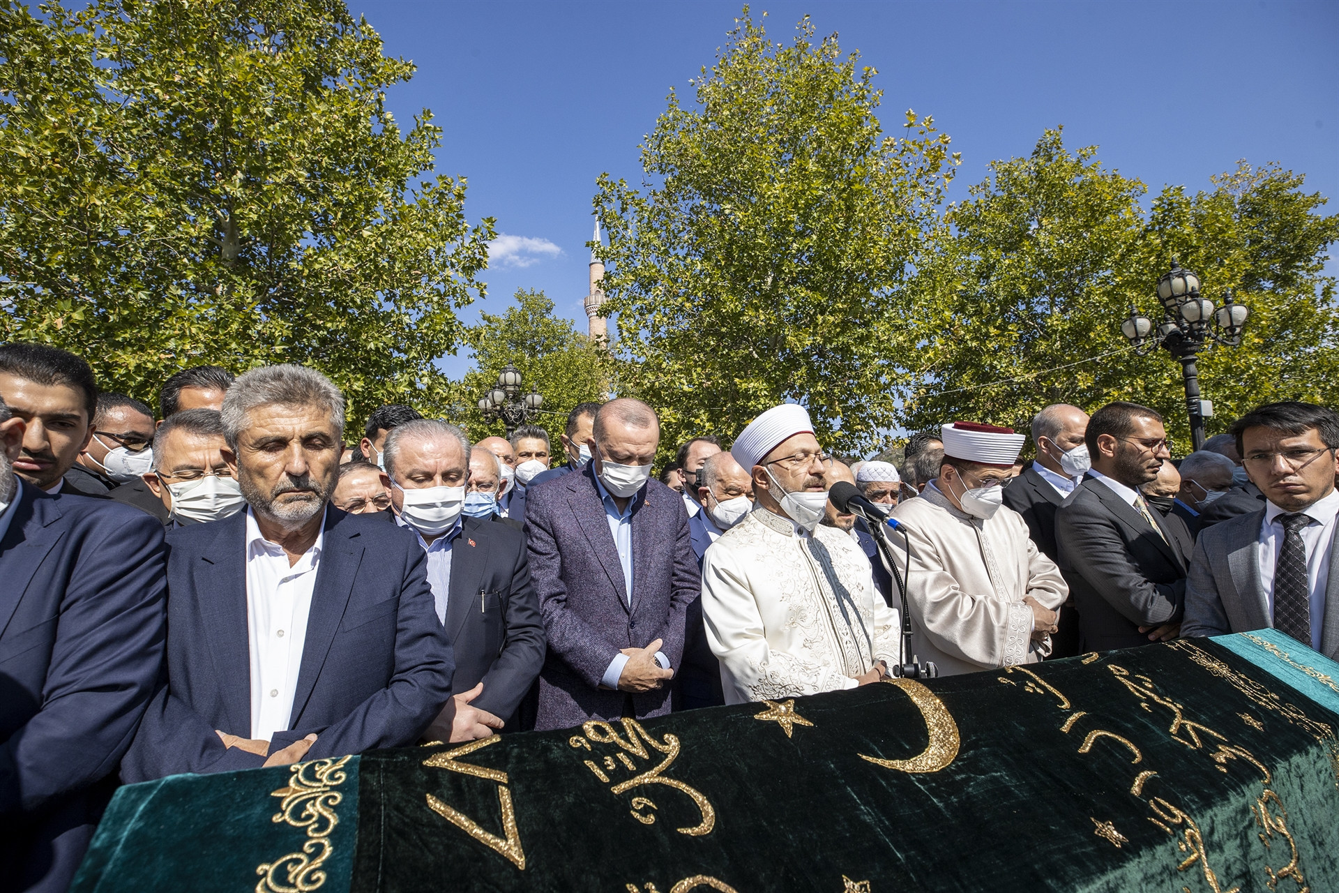 Oğuzhan Asiltürk son yolculuğuna uğurlandı