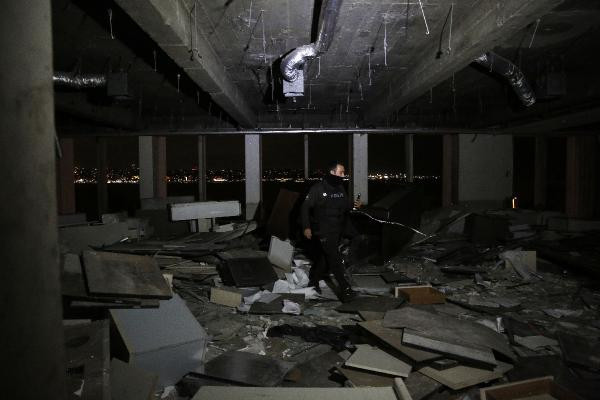 Beyoğlunda Reza Zarrabın el konulan binasına dadanan hırsızlara akşam baskını