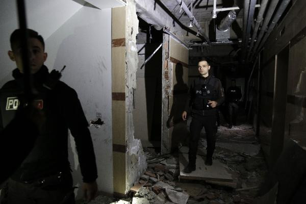 Beyoğlunda Reza Zarrabın el konulan binasına dadanan hırsızlara akşam baskını