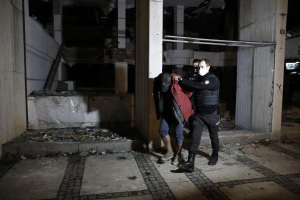 Beyoğlunda Reza Zarrabın el konulan binasına dadanan hırsızlara akşam baskını