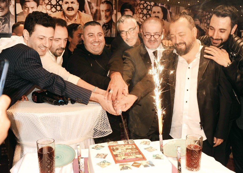 Galada sürpriz kutlama