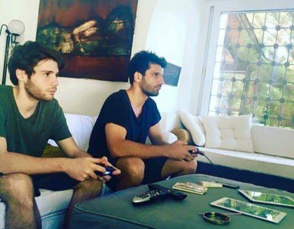 Kıvanç Tatlıtuğun kız kardeşi gündem oldu Kıvanç Tatlıtuğun kız kardeşi gündem oldu