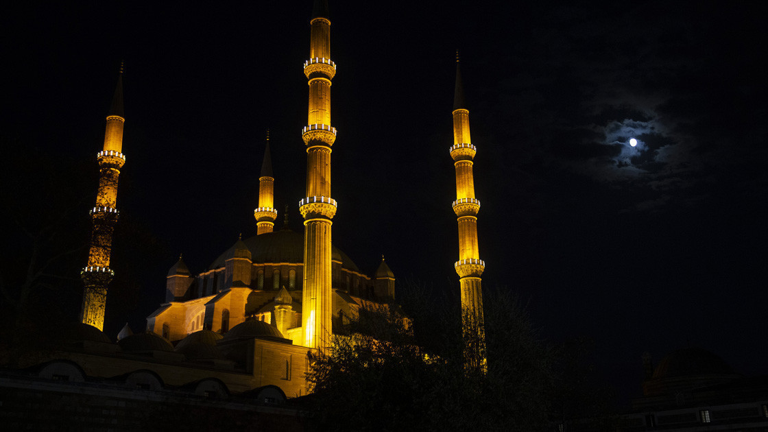 Mevlid Kandili ne zaman İşte Müslümanların heyecanla beklediği 2021 Mevlid Kandili tarihi