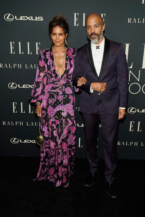 SEVGİLİSİYLE KATILDI