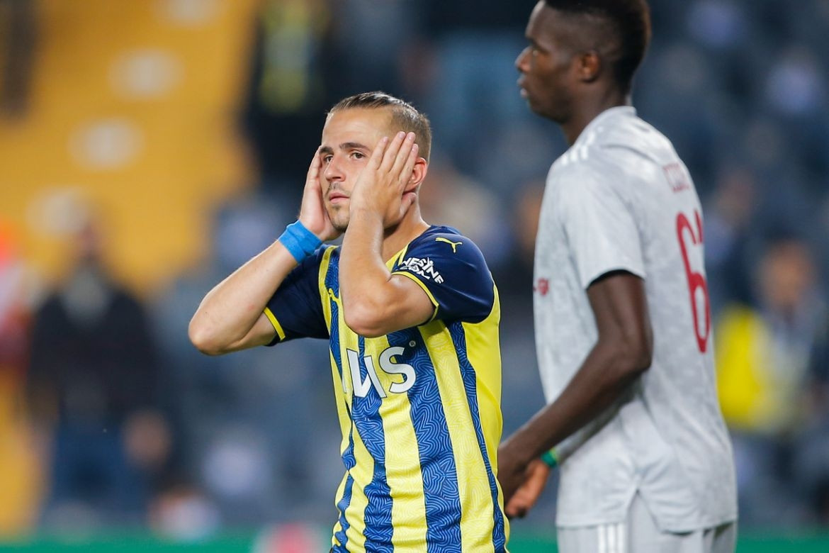 GEÇEN SEZONUN YILDIZIYDI
