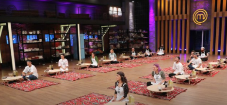 MasterChef’te düelloyu kim kazandı, dün gece avantajı kim aldı 25 Ekim MasterChef kaptanlık oyununu kazanan takım belli oldu MasterChef’te düelloyu kim kazandı, dün gece avantajı kim aldı 25 Ekim MasterChef kaptanlık oyununu kazanan takım belli oldu