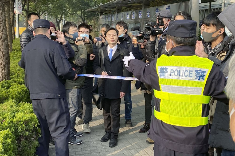 Vuhanda yaşananları dünyaya duyurmuştu... Ailesi dünyaya seslendi: Kızımız ölüyor