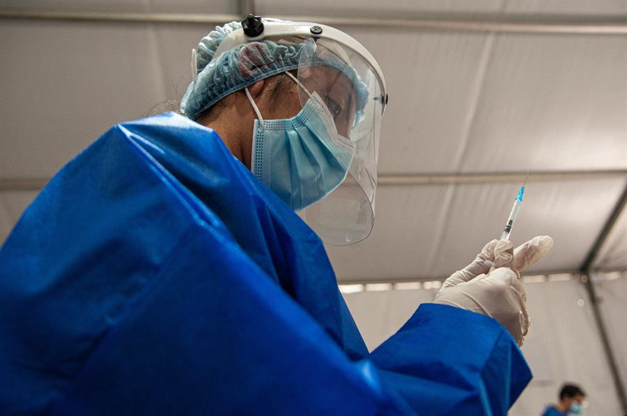 Vuhanda yaşananları dünyaya duyurmuştu... Ailesi dünyaya seslendi: Kızımız ölüyor