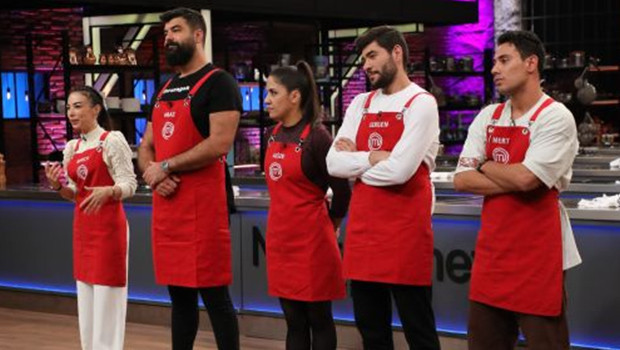 MasterChef’te  düelloyu kim kazandı, avantajı kim aldı 8 Kasım MasterChef kaptanlık oyununu kazanan ve yeni takımlar belli oldu