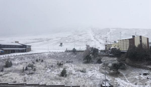 ERCİYES KAYAK MERKEZİNE KAR YAĞDI