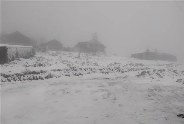 Son dakika... Meteoroloji uyarmıştı Kar yağışı etkili oldu: Her yer beyaza büründü Son dakika... Meteoroloji uyarmıştı Kar yağışı etkili oldu: Her yer beyaza büründü