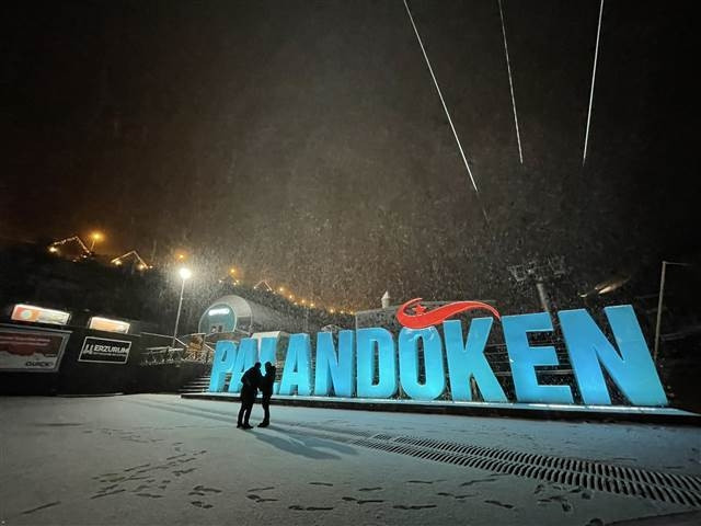 PALANDÖKEN KAYAK MERKEZİ BEYAZA BÜRÜNDÜ PALANDÖKEN KAYAK MERKEZİ BEYAZA BÜRÜNDÜ