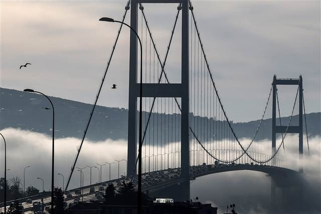 İstanbulda yoğun sis Görüş mesafesi azaldı