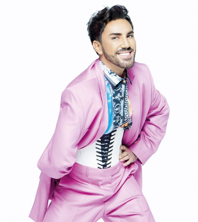 FARUK K: Hem kuaför hem dansçı FARUK K: Hem kuaför hem dansçı