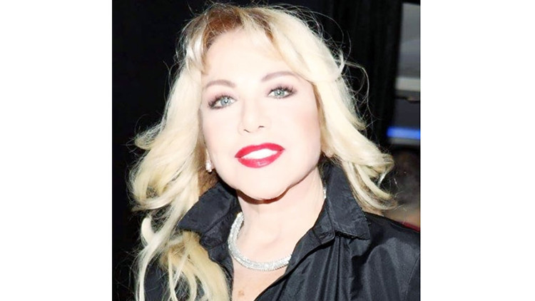 GELİNLİK GİYMEK İSTIYORUM