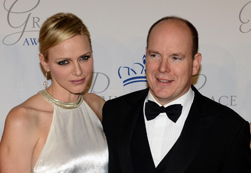 İKİ İDDİA VAR: BOŞANIYORLAR YA DA CHARLENE RUH SAĞLIĞINI KAYBETTİ