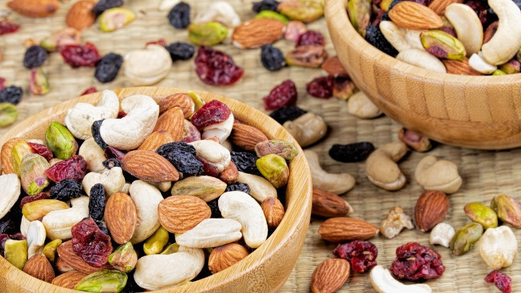 KURUYEMİŞ ZAYIFLATIR MI KURUYEMİŞ ZAYIFLATIR MI